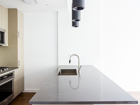 3rd image of 159 Tompkins Ave #4A