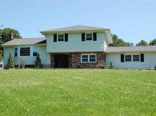 26 Hoffman Rd, Monroe Township, NJ 08831