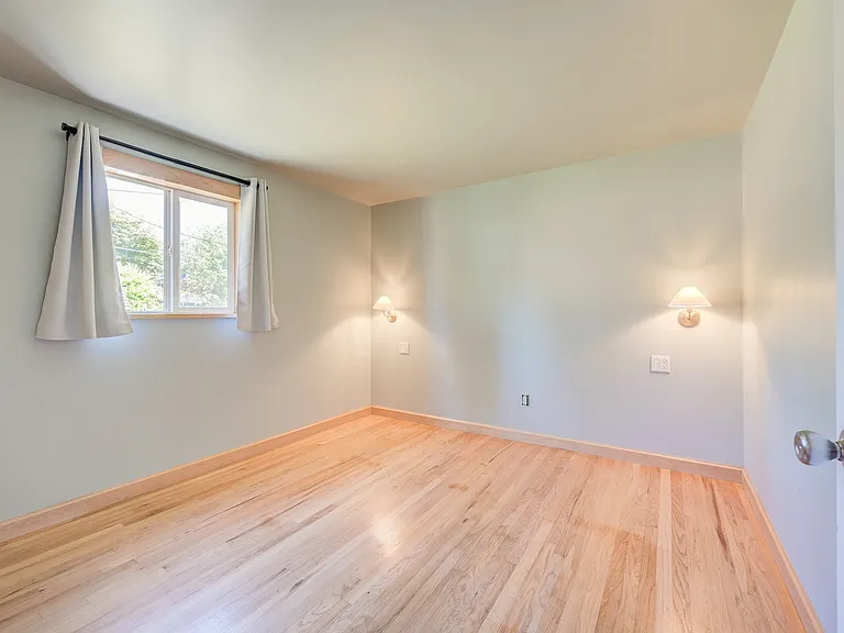 6216 45th Ave NE — Photo 12