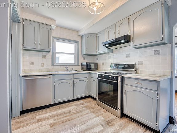 2nd image of 21145 Beechwood Ave