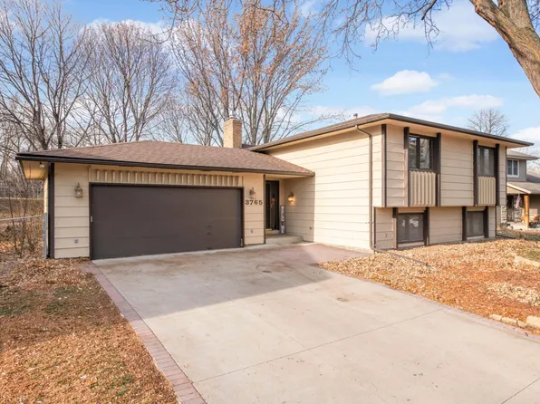 3765 Cottonwood Ln N, Plymouth, MN 55441