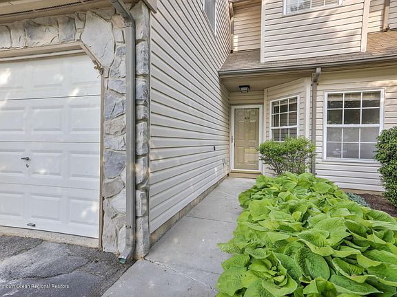 2nd image of 2903 Greenspire Ct