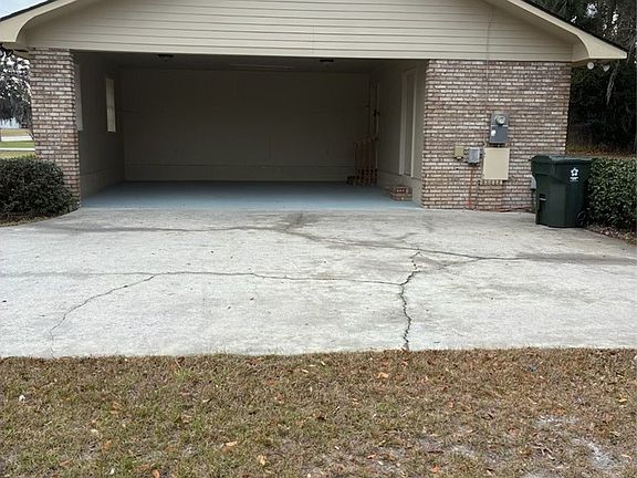 3rd image of 105 Water St