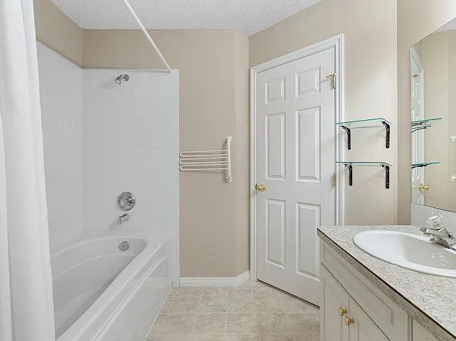 2422 Erlton St SW — Photo 7