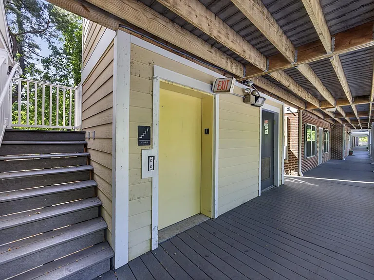 Pinecrest Greene — Photo 47