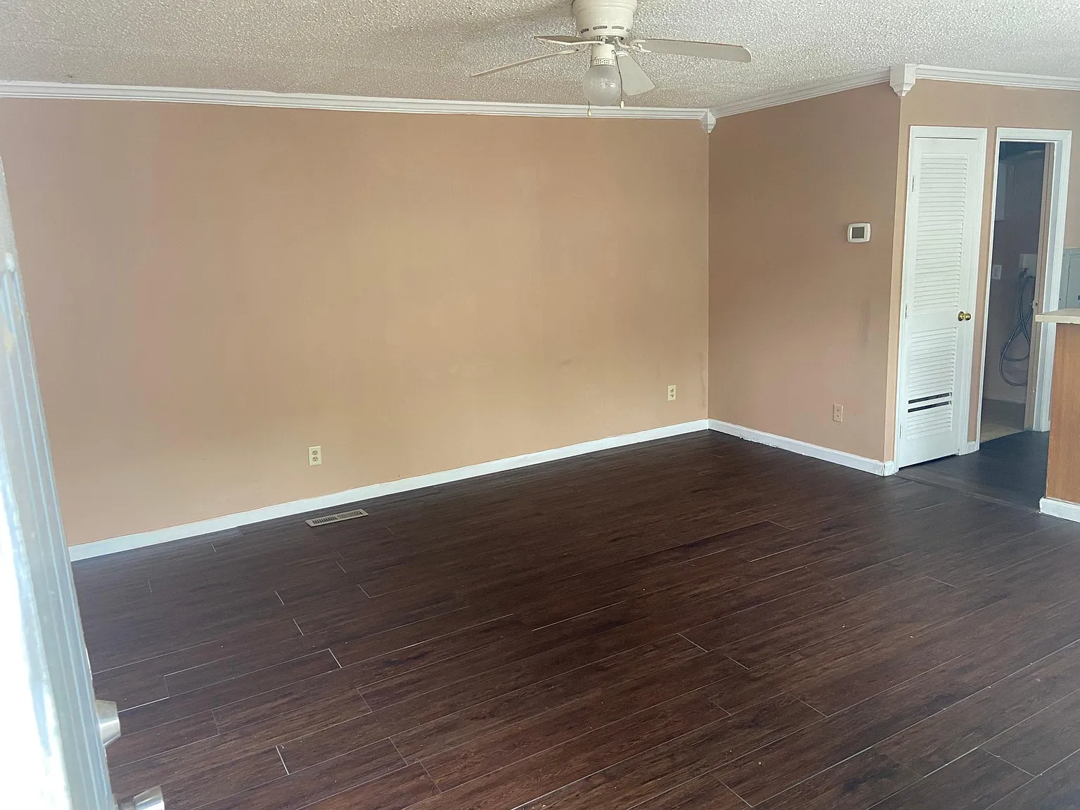 2905 SW Archer Rd — Photo 2