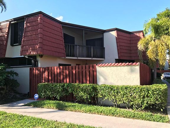2nd image of 3760 Victoria Dr