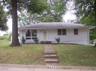 809 S 4th St, Knoxville, IA 50138