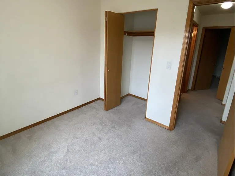 609 SE Paropa Pl — Photo 12