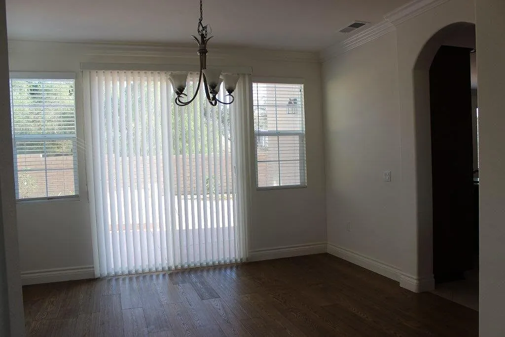 4 bed, 2924 sqft, $4,900 — Photo 3