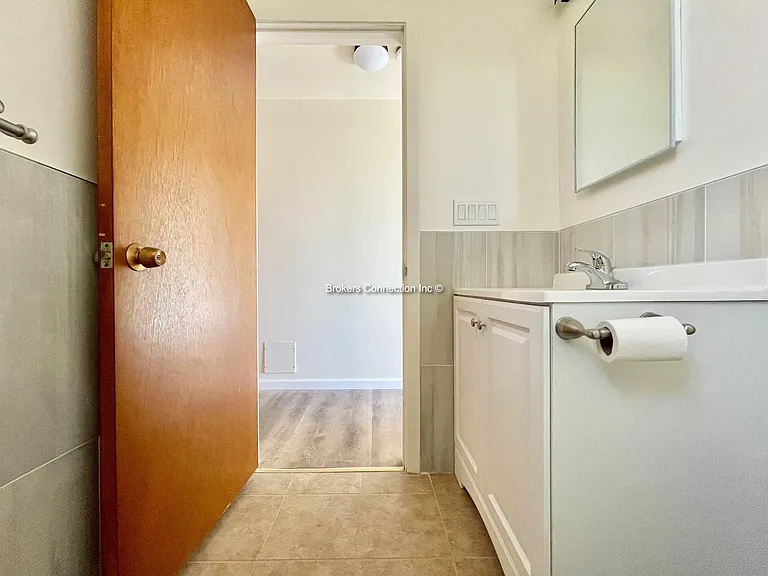 3511 Taraval St #4 — Photo 17