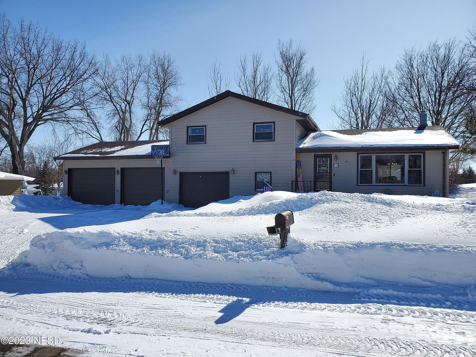 715 W 11th Ave, ster, SD 57274 Zillow