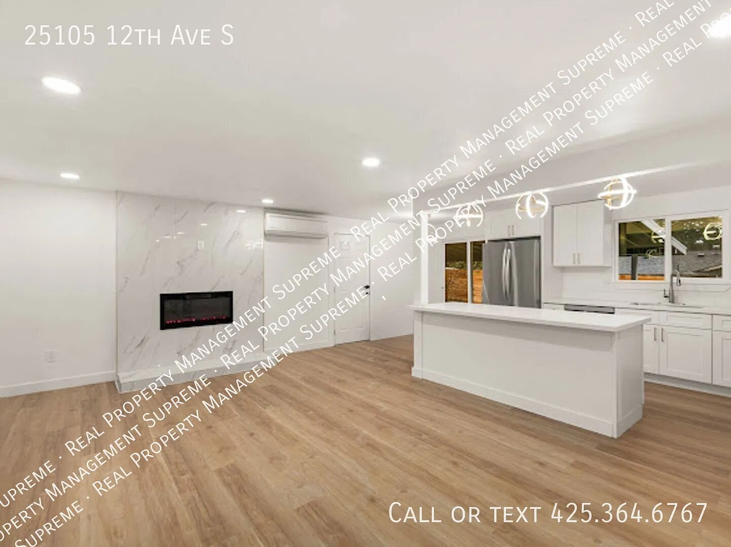 Stunning Updated Des Moines Home with Modern Finishes, Gorgeous Kitchen & Fenced Yard — Photo 3