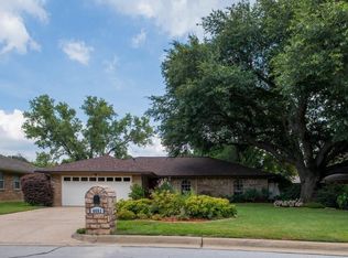 4603 Oak Valley Dr, Arlington, TX 76016