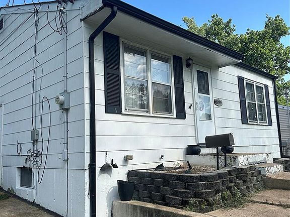 3rd image of 3290 W Tennyson Ave