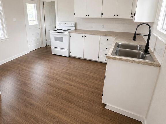 2nd image of 702 Washington St #9