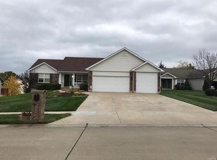 126 Fleur De Lis Dr, Wentzville, MO