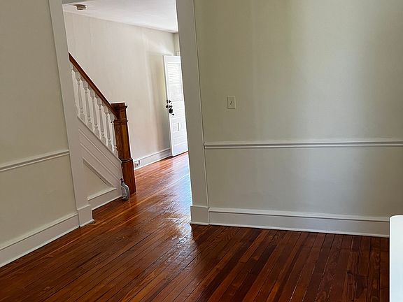 3rd image of 1613 W 10th St