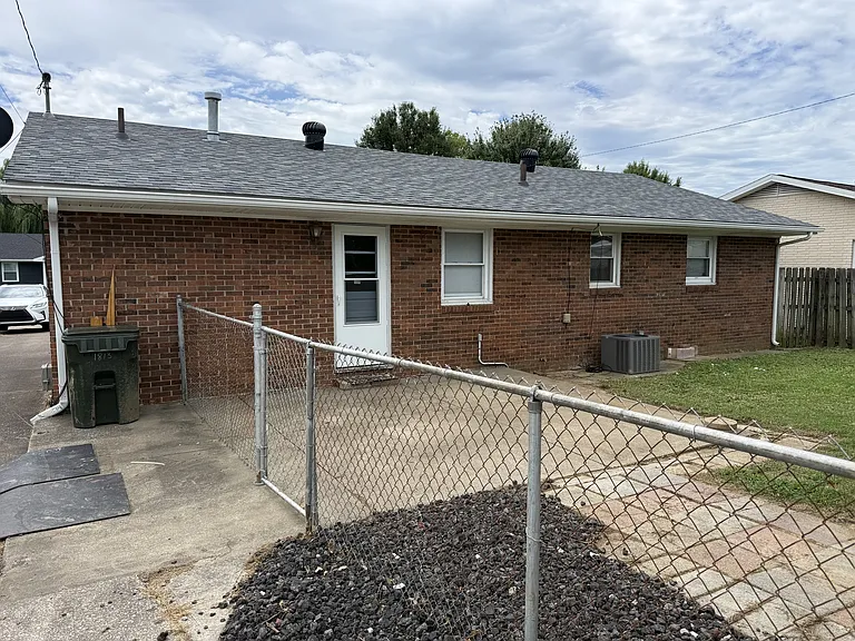 1813 Standish Pl — Photo 2