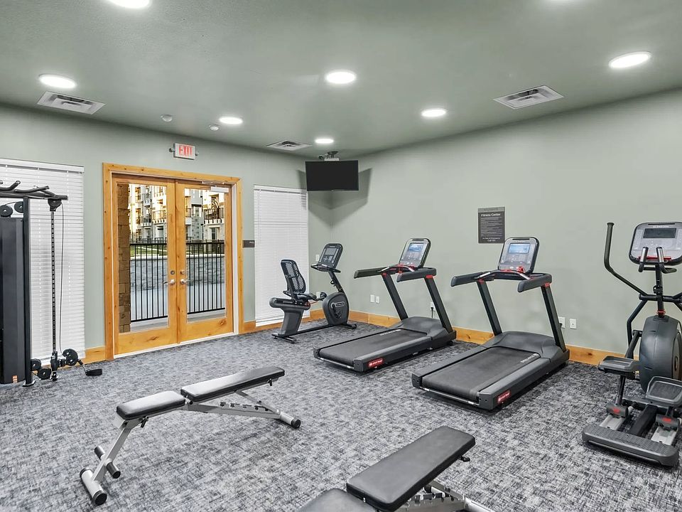 Elevate your fitness journey at Southgate Apartments, where our state-of-the-art gym awaits. Enjoy a bright, welcoming space equipped with modern cardio machines and weight training options. Start your new lifestyle todayschedule a tour now!