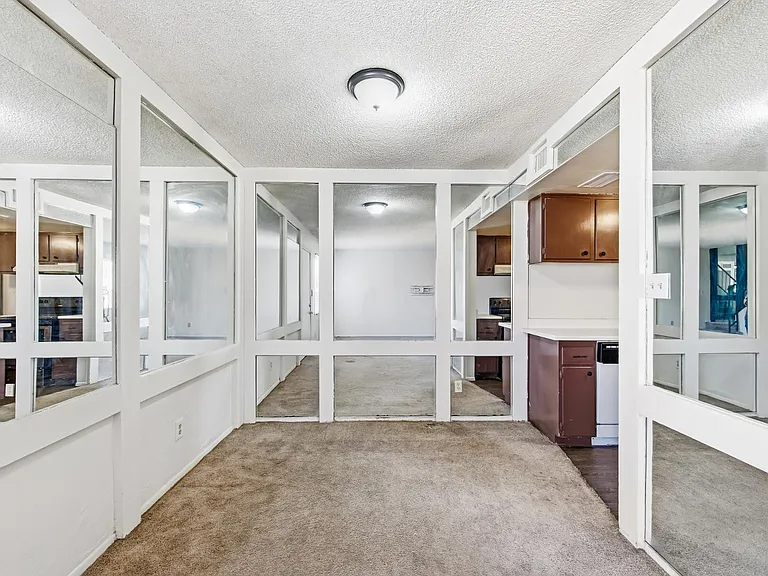 6705 W Devonshire Ave — Photo 6
