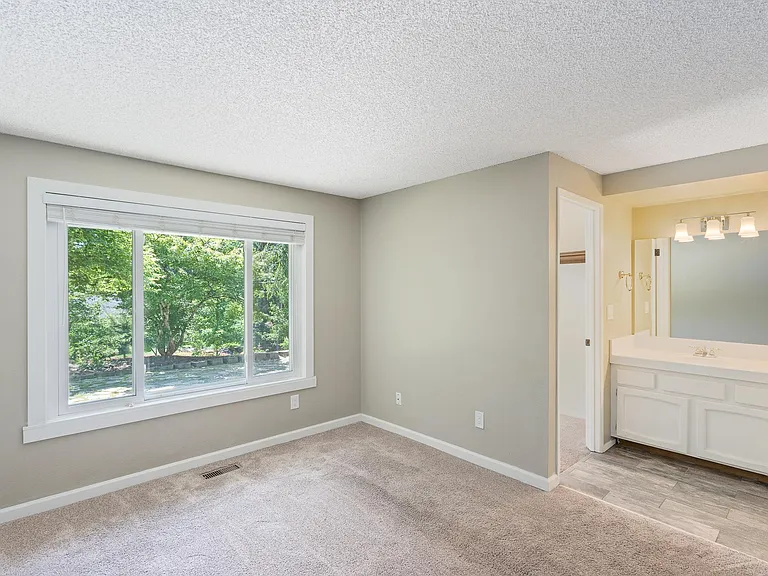 2133 SW Marigold St — Photo 17