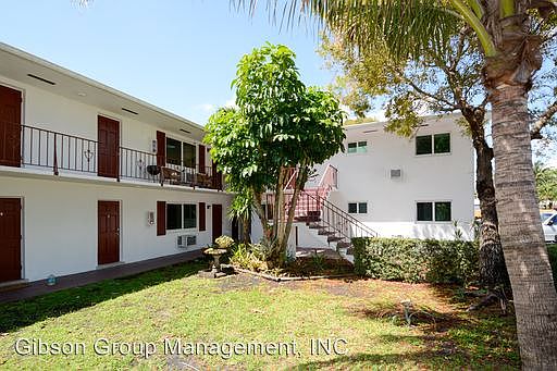 2nd image of 806 NE 16th Pl #3479162