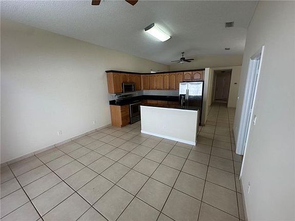 3rd image of 2997 SW 179th Ave