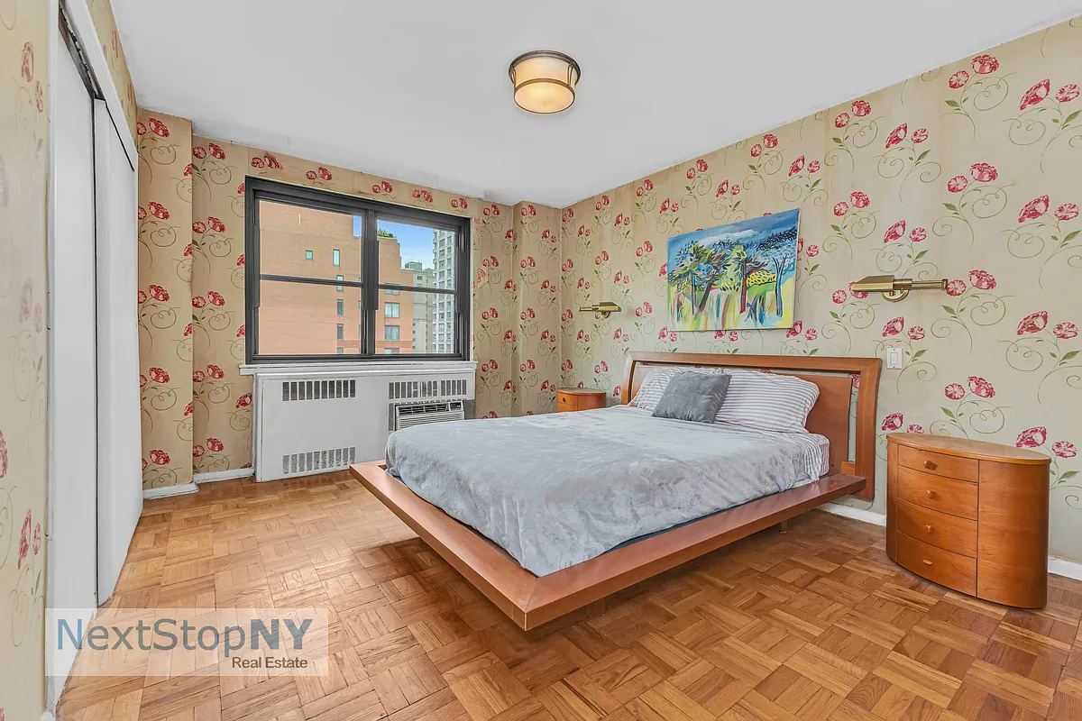233 East 69th Street — Photo 4