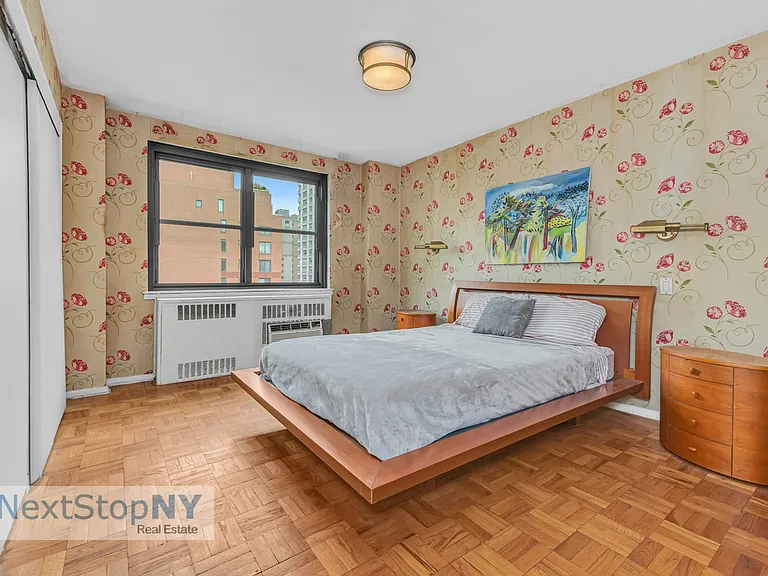 233 E 69th St #14G — Photo 5