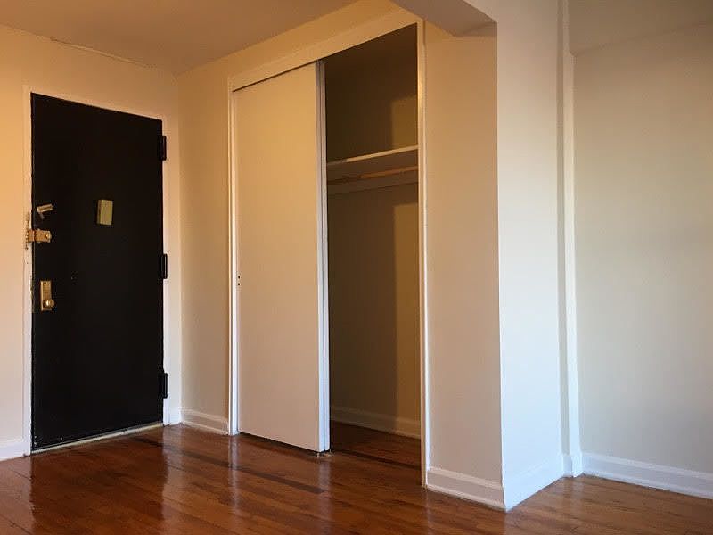 1st image of 410 E 25th St APT 4E
