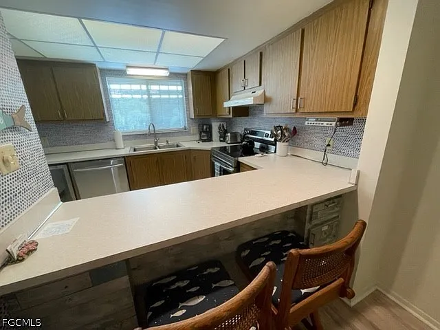3 bed, 2.0 bath, 1006 sqft, $5,000 — Photo 3