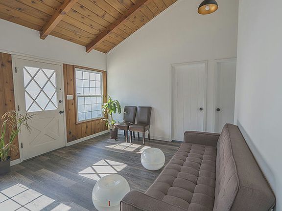 5th image of 6959 Oak Park Ave #7