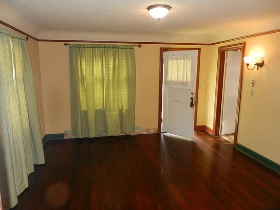 2nd image of 1303 N Wycoff Ave