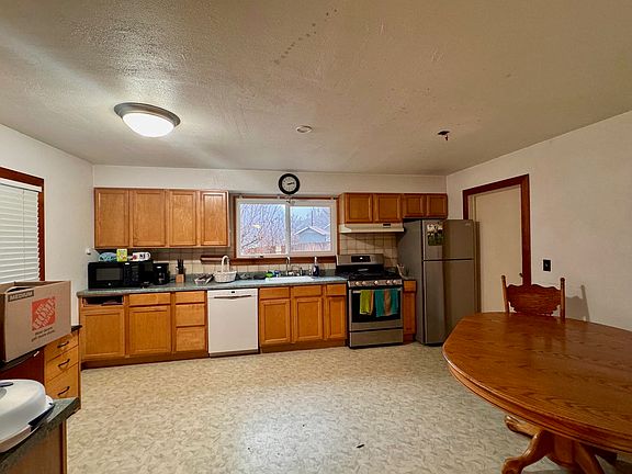3rd image of 3808 Indian Creek Rd