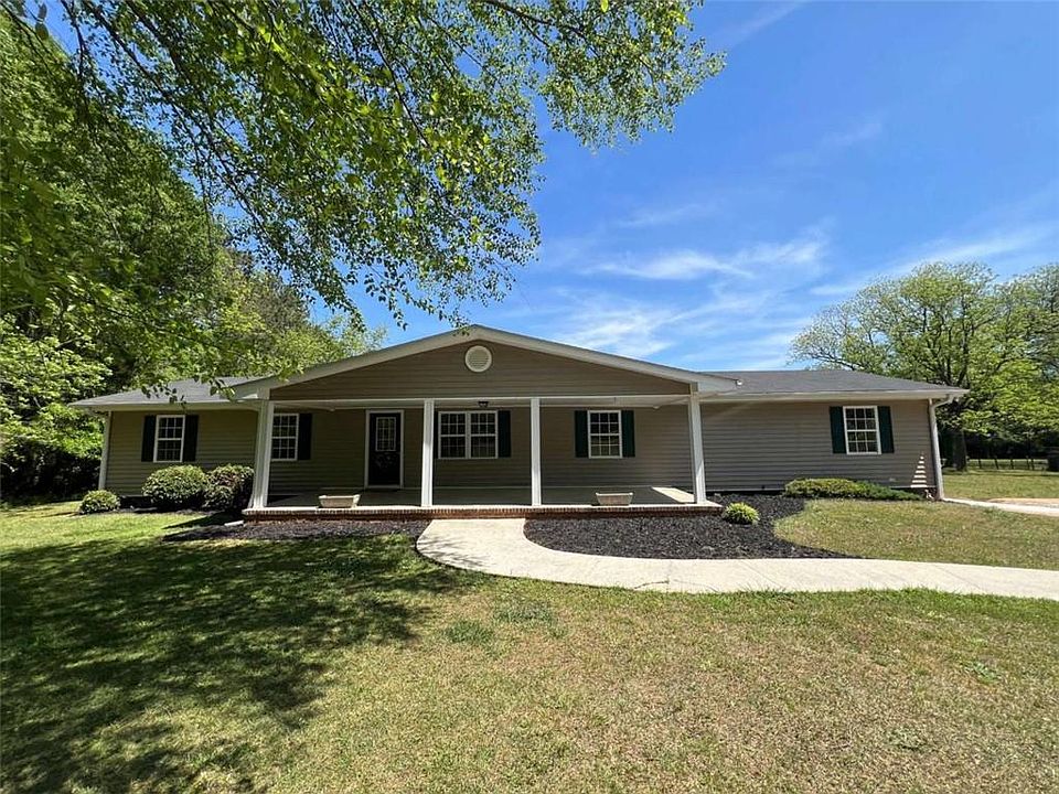 1st image of 1104 Christian Cir SE