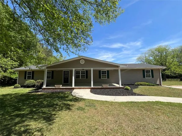 1104 Christian Cir SE, Conyers, GA 30013