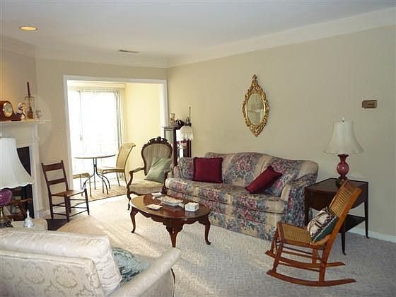 5th image of 900 James Ct