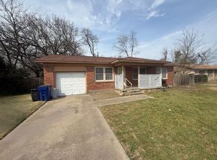 301 Charles Ln, Terrell, TX 75160