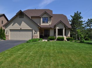 3798 Wescott Hills Dr, Eagan, MN 55123