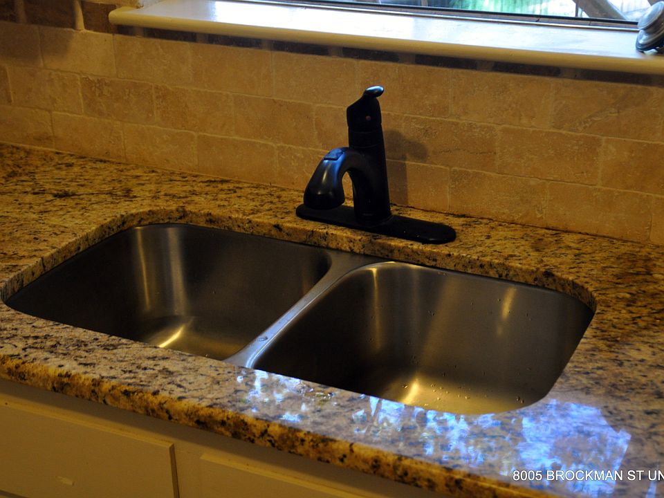 undermount kitchen sink