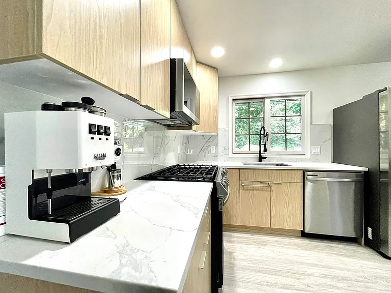 149 W Clinton Ave — Photo 12