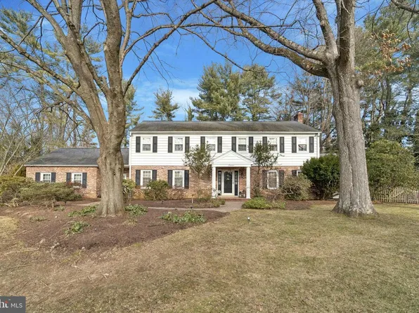 7 Todmorden Dr, Rose Valley, PA 19086