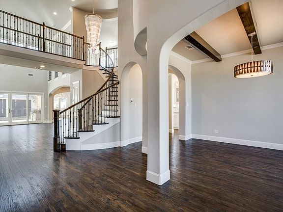 4th image of 308 Woodsong Way