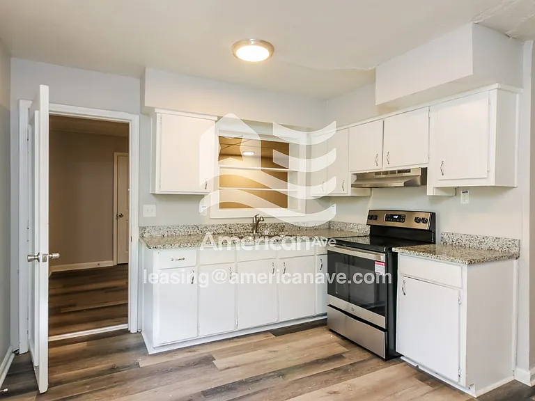 1509156_004_kitchen_4.jpg