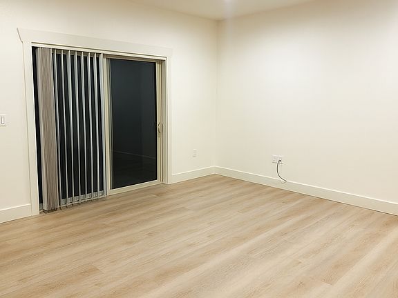 3rd image of 168 W Springview Dr
