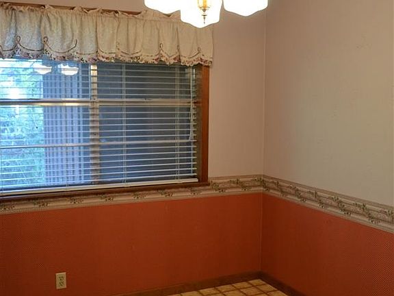 5th image of 125 McVey St