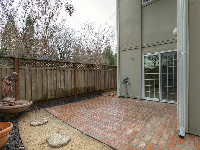716 Garden Creek Pl — Photo 16