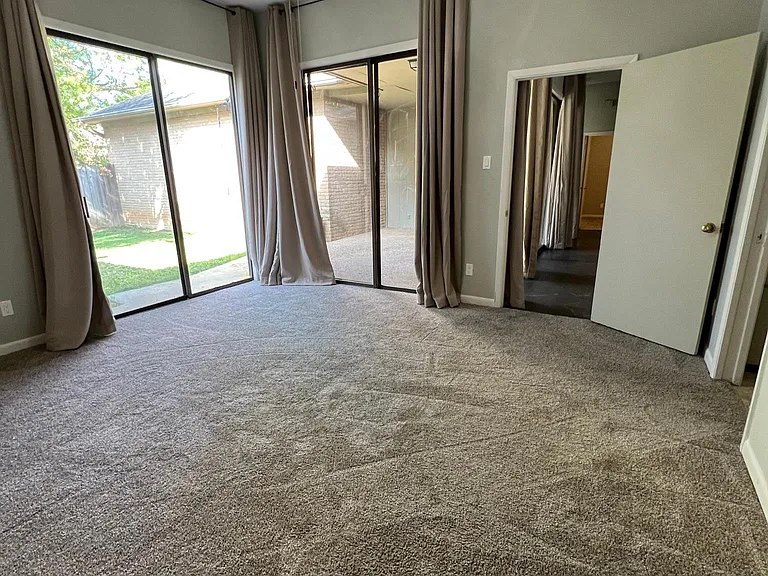 311 Hampton Ct — Photo 16