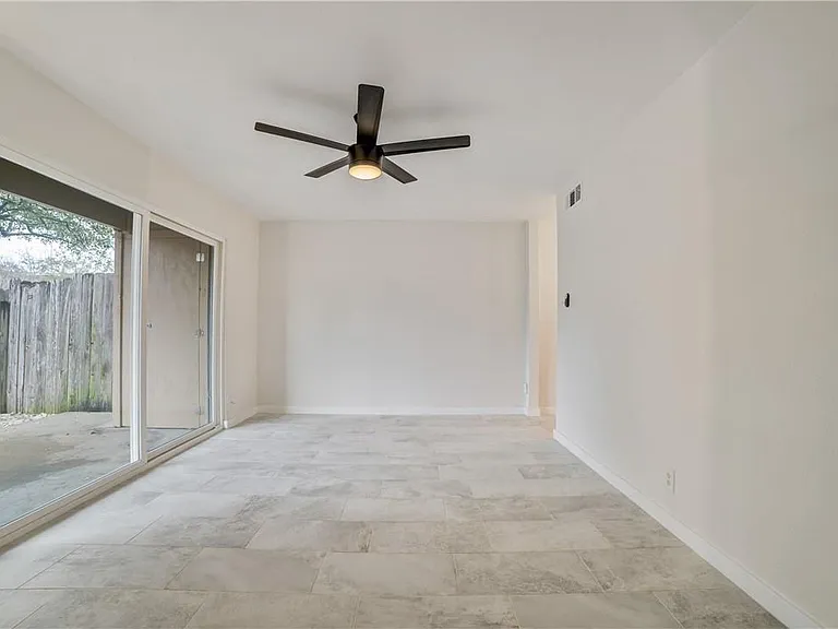 2600 Penny Ln #118 — Photo 15